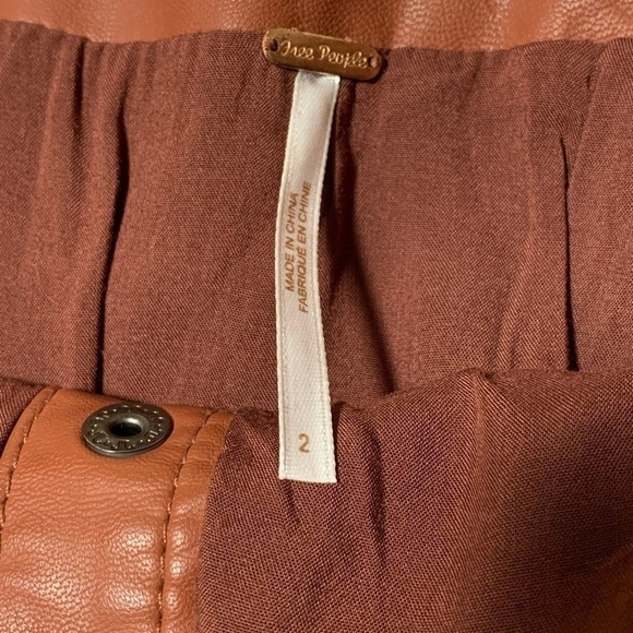 Free people button up faux leather mini skirt size 2 - Picture 3 of 6